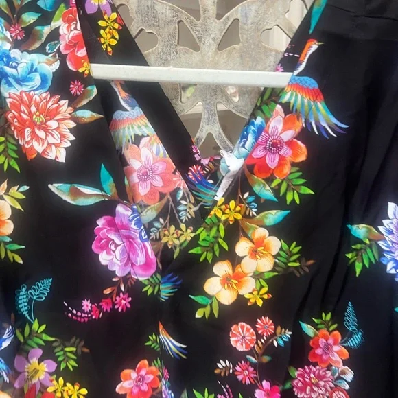 NWT JOHNNY WAS sognatore nero high low kaftan cover up in nero multi floral s/m - Picture 8 of 10